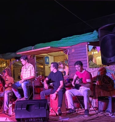 Wes Fillmore playing live in an acoustic gig