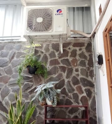 Lestari Teknik melayani service AC panggilan, cuci AC, tambah dan isi freon sukaraja bogor