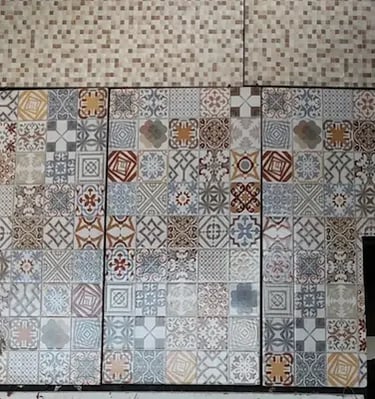ladrilhos hidráulicos decorativos, comumente usados para revestir pisos e paredes devido ao seu charme atemporal e designs