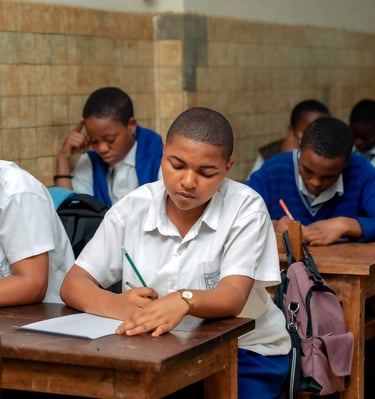 Elèves faisant une dissertation, Lycée Wima-Bukavu