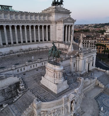 Piazza Venezia a Roma da drone 2025
