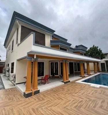 superbe villa avec piscine à Douala