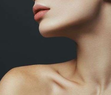 Collo giovane donna trattato dal Dott. Porro