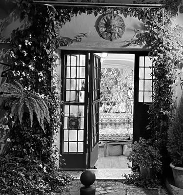 Ingresso dell'atelier Milena Marzano Labelier a Monteverde Vecchio, Roma.