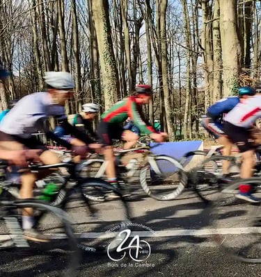 Course cycliste vue de face