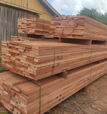 Ripas de madeiras empilhadas