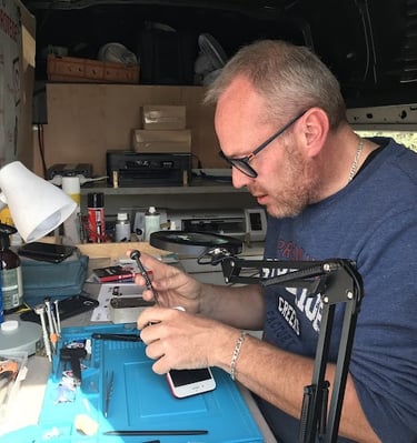 Réparation écran batterie smartphone téléphone Apple iPhone Samsung Xiaomi Marmande La Réole Eymet