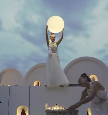 Artistic and elegant shows. spiritual shows