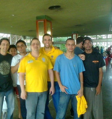 grupo de jogadores de xadrez durante o campeonato interclubes