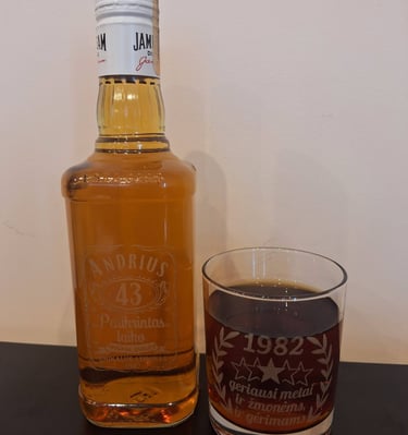 Graviruoti daiktai įvairiom progom. Panevėžys. Dovanos