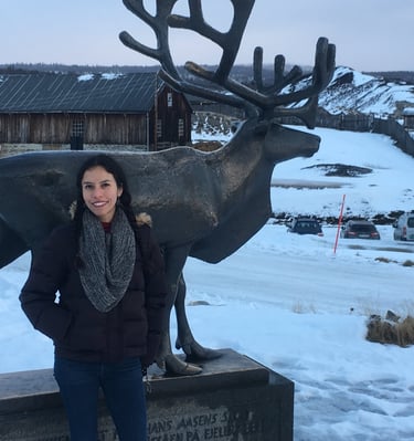 Life coach who traveled the world three times helping women with expat identity transformation
