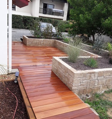 Création jardinière en pierre