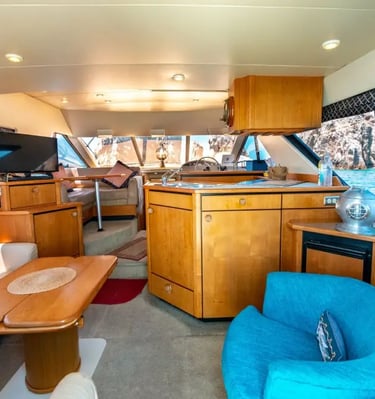 yate bayliner 44 en renta cabo san lucas interior