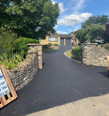 PC Drivestyle Ltd - Tarmac Driveway Image in Bedford, Northampton, Milton Keynes and Cambridge