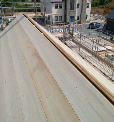 Solid timber roof in HBE