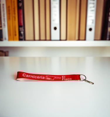 sala de directorio presentando el merchandisng de un cliente