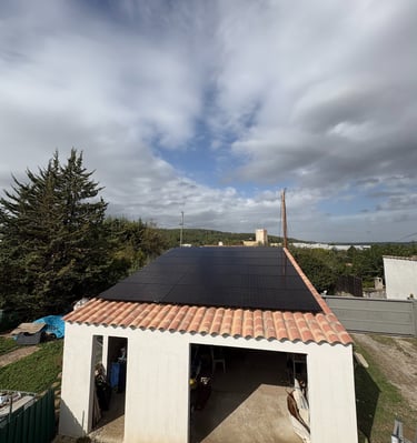 Installation de panneaux photovoltaïques réalisée par la société ALSUN ENERGY