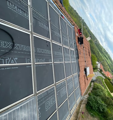 Installation de panneaux photovoltaïques réalisée par la société ALSUN ENERGY