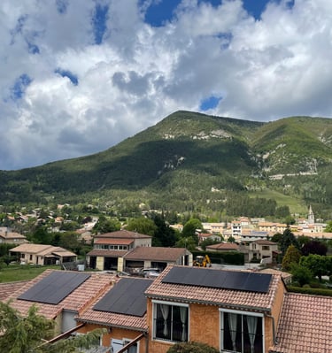 Installation de panneaux photovoltaïques réalisée par la société ALSUN ENERGY