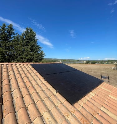 Installation de panneaux photovoltaïques réalisée par la société ALSUN ENERGY