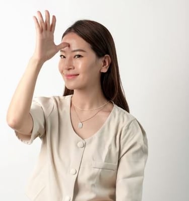 a woman in a white shirt and a white shirt