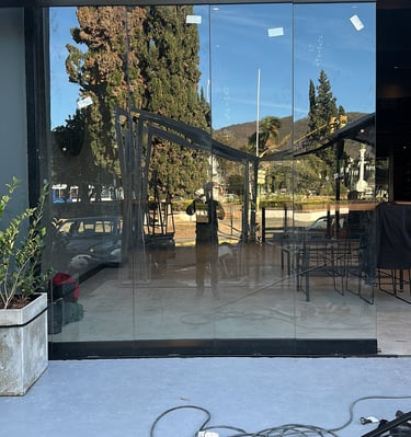Cortinas de cristal apilable en los extremos 