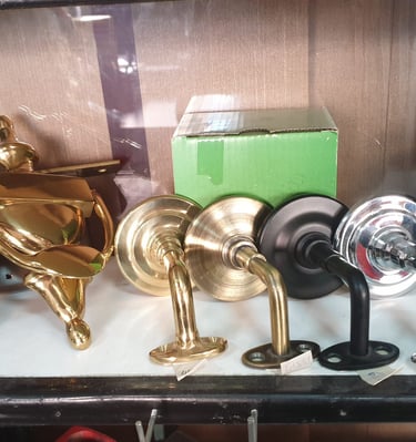 llamadores de puerta y soportes de pasamanos