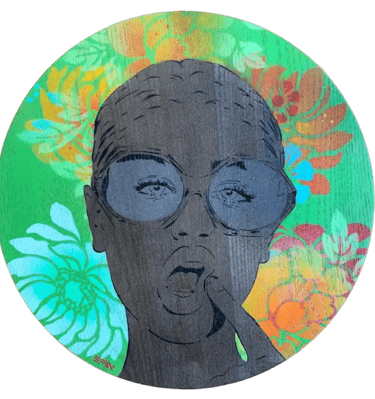 Efin Round woman portrait wood