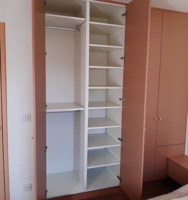 Etagères et penderies modulables