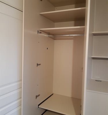 Trappe accès disjoncteur intégrée