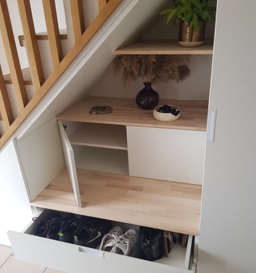 Agencement sous escalier