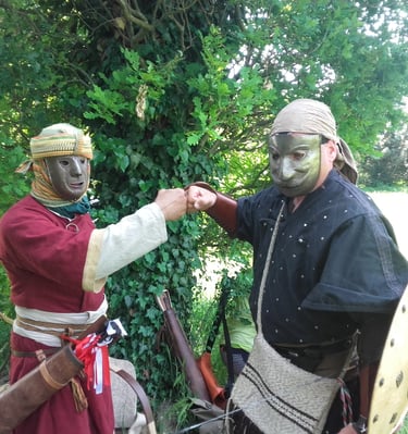 Íjászpárbaj előkészületek kipcsák arcpáncélban