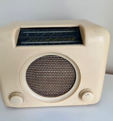 White Bakelite Bush Radio