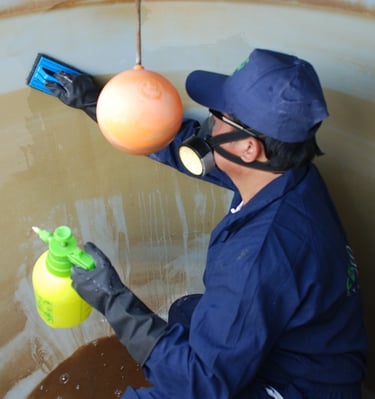  فني تصليح وسباكة منازل و كهرباء و عزل و تنظيف خزانات المياه في مسقط. غسيل خزانات المنزل