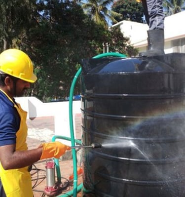  فني تصليح وسباكة منازل و كهرباء و عزل و تنظيف خزانات المياه في مسقط. غسيل خزانات المنزل