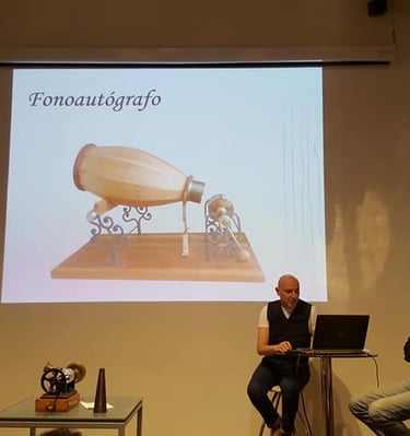 Conferencia de Marcelo Castelo y Guillermo Elías en la Fundación Telefónica.