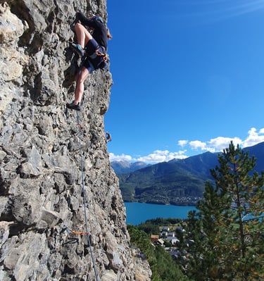 Escalade moniteur Guillestre Serre-Ponçon  initiation Hautes-Alpes