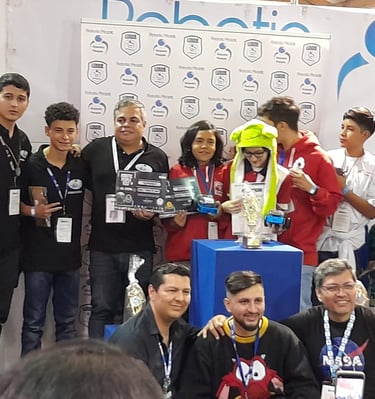 Campeones de evento Robotic People Fest
