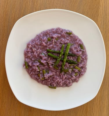 Plato de risotto con esparragos