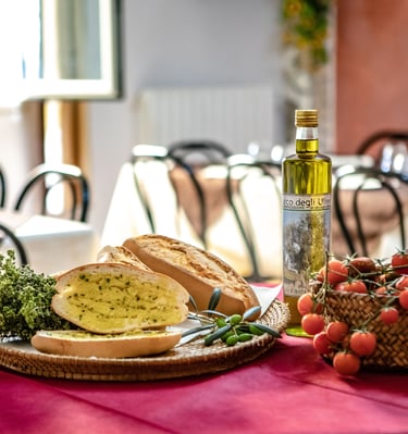 tavola apparecchiata in un agriturismo