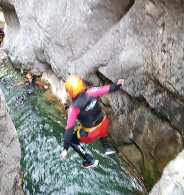 Saut au canyoning de la Rouanette, 05 Hautes-Alpes, Serre-Ponçon