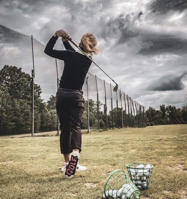 Nela Nováková na driving range GC Lipiny