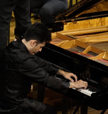Izmael Pacheco - Classical Pianist