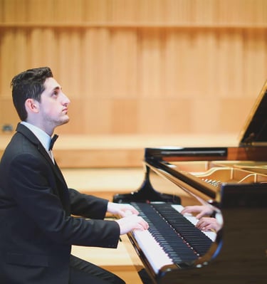 Josh Nesbitt - Pianist