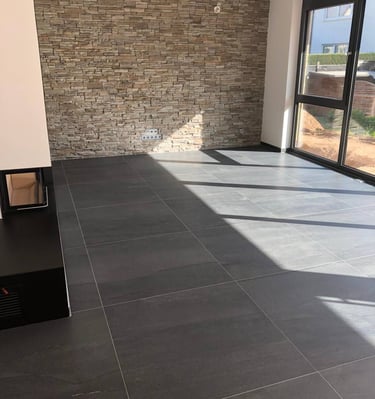 Fliesen und Naturstein in Wohnzimmer Aschaffenburg – Fliesenverlegung durch Kißenbeck