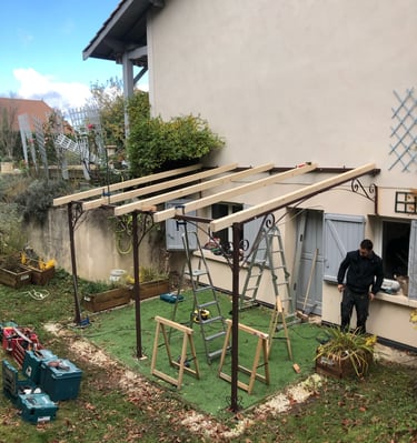 Construction d'un appentis en bois sur mesure