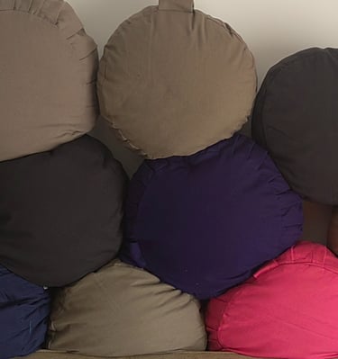 set of yoga zafu for rent