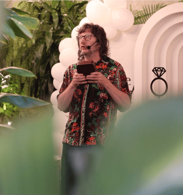 Francois Vallaeys contando un cuento