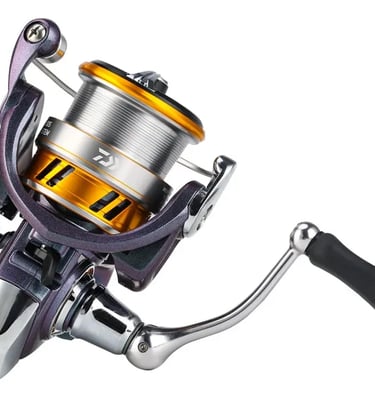 molinete daiwa bom pescar tucunaré cor prata com dourado rotor ventilado