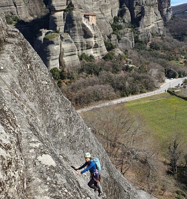 Escalade aux météores en Grèce